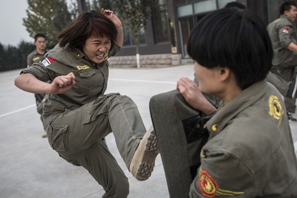 Cận cảnh luyện tập của những nữ vệ sĩ Trung Quốc 2