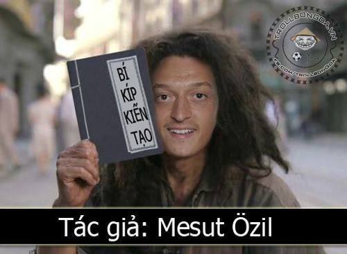 
	Ozil cũng xuất bản sách như ai
