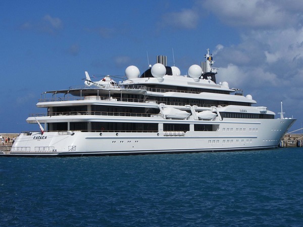 
	Du thuyền Katara dài 124m (2010)