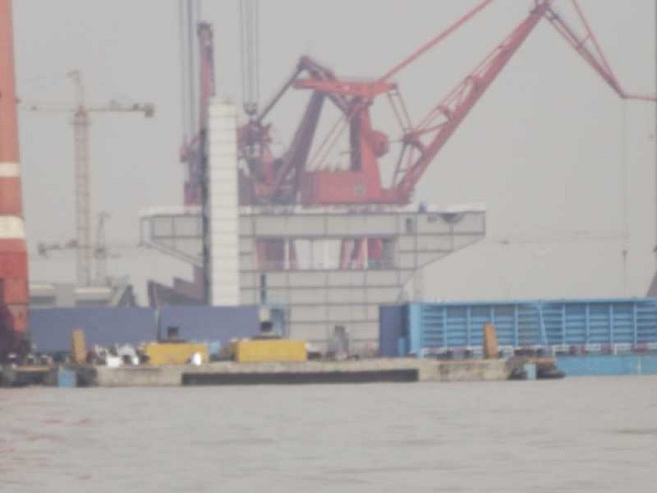 Lộ ảnh Trung Quốc đóng tàu sân bay 'khủng' hơn Liêu Ninh