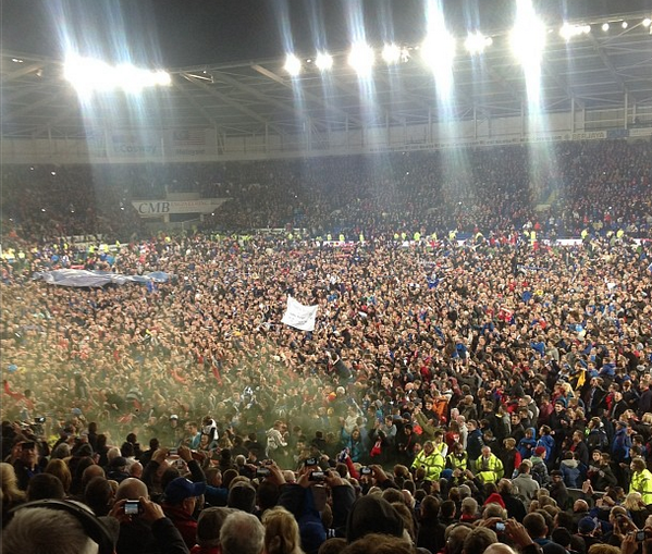 
	Cảnh ăn mừng khủng khiếp tại Cardiff City đêm qua
