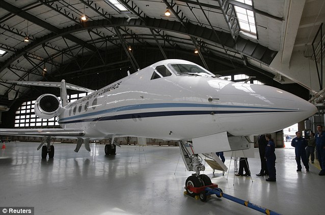 Một chiếc máy bay Gulfstream IV.