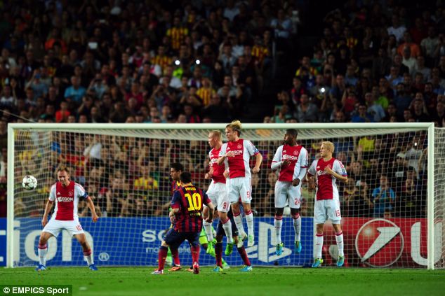  	Messi có bàn thắng từ pha đá phạt hàng rào tuyệt đẹp đêm qua