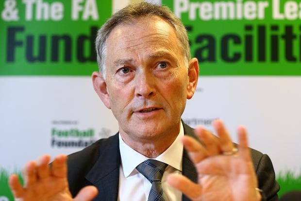 
	Gám đốc Premier League, Richard Scudamore, lên tiếng chỉ trích Sir Alex