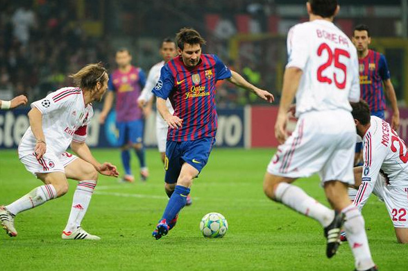  	Messi thường chơi hay mỗi khi đụng độ Milan