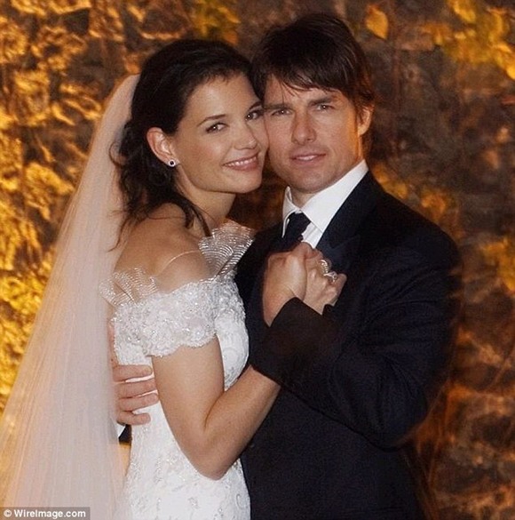 Tom Cruise muốn quay lại với Katie Holmes