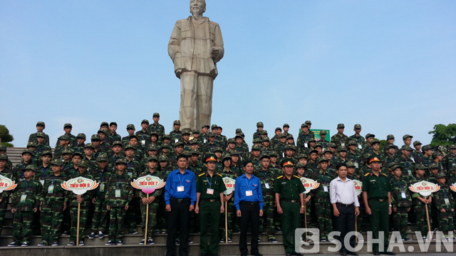 	Sau lễ khai giảng các học viên được phân theo tiểu đội và được tham gia bài học đầu tiên về cách sắp xếp nội vụ