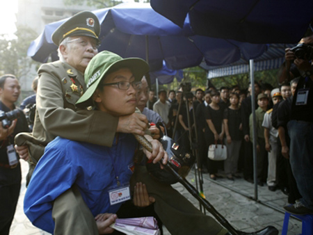 Hình ảnh tự hào của thanh niên tình nguyện trong lễ Quốc tang