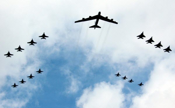Những năm sau đó, B-52 đã phá nhiều kỷ lục trong lĩnh vực hàng không.