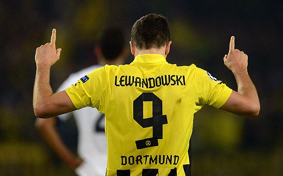 
	Lewandowski muốn giấu kín chuyện tương lai của mình