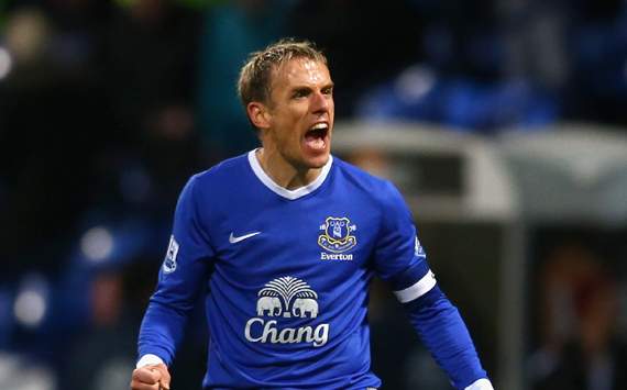 
	HLV Martinez muốn Phil Neville giữ vai trò trợ lý ở Goodison Park