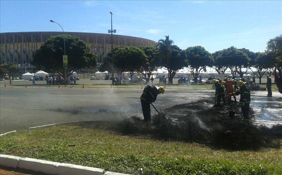 	Khung cảnh trước của SVĐ Mane Garincha tại Brazil