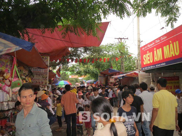 Thái Bình: Tưng bừng lễ hội đền Mẫu Tiên La