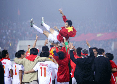 	Công Vinh góp công cực lớn giúp Việt Nam vô địch AFF Suzuki Cup 2008