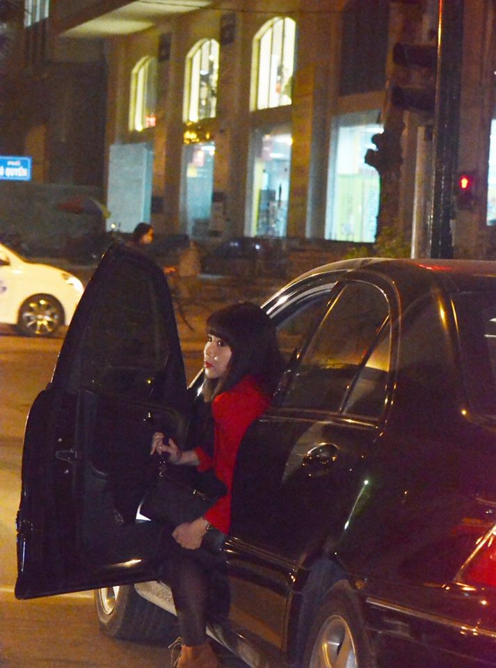 
	Nhận lời tham gia một sự kiện tại Hà Nội, &quot;Bà Tưng truyền hình&quot; Trương Phương tự lái chiếc Mercedes mà không cần người đưa rước.
