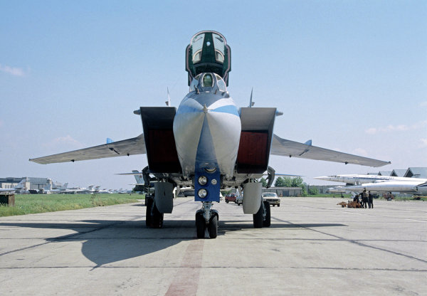 Tiêm kích đánh chặn MiG-31 Foxhound góp mặt tại Triển lãm hàng không Paris 1991.
