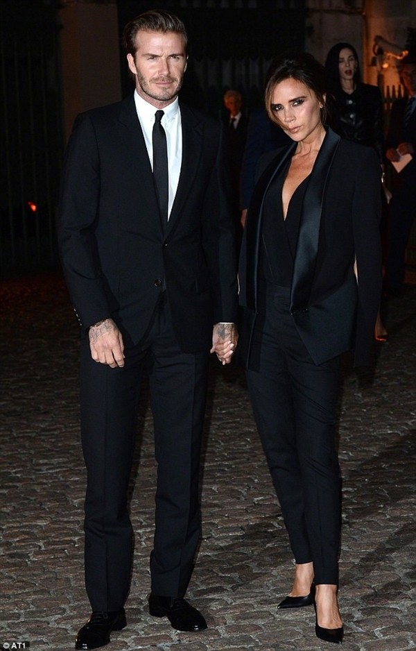 Vợ chồng Beckham bị chê "nhàm chán" và có nụ cười như "đi mượn" 3