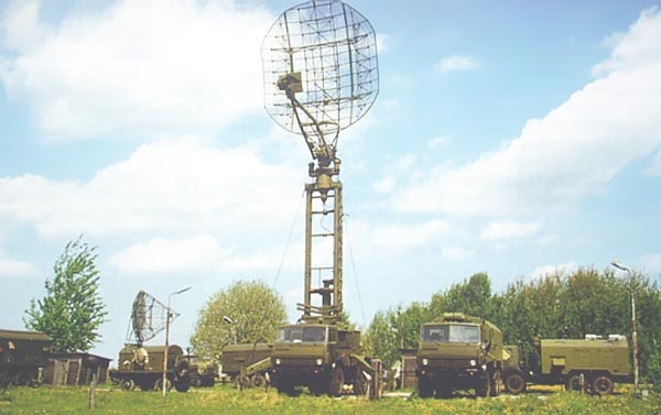 Radar nhìn vòng bắt thấp 3 tham số 39N6 Kasta-2E2 chuyên thực hiện nhiệm vụ phát hiện các mục tiêu bay thấp như tên lửa hành trình, máy bay không người lái. Phạm vi trinh sát tối đa 150km, radar này có khả năng phát hiện mục tiêu bay ở độ cao dưới 100m từ khoảng cách tới 55km.