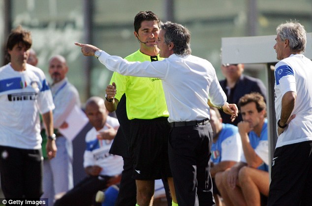  	Mourinho nhiều lần chỉ trích trọng tài Orsato