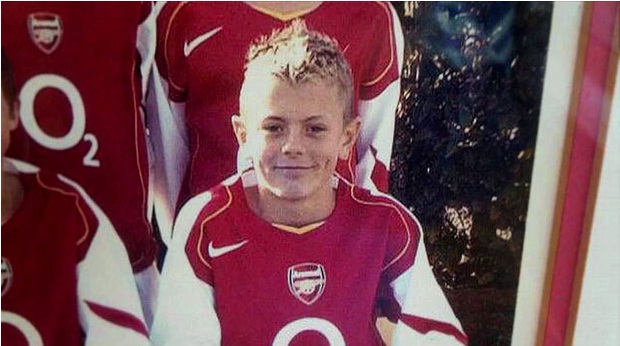  	Arsenal ký HĐ với Wilshere từ năm cậu bé mới 8 tuổi