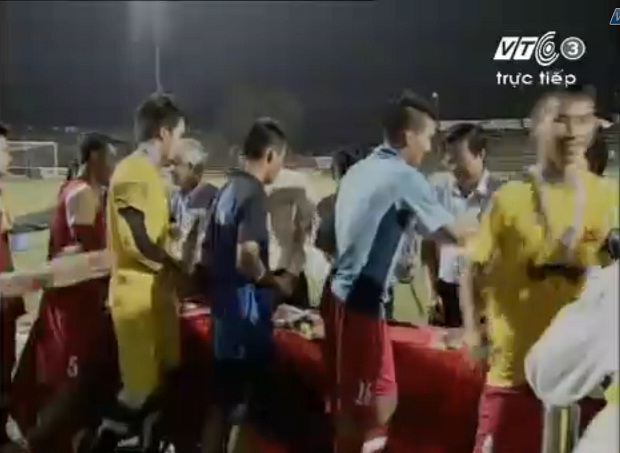  	U21 Việt Nam nhận giải vô địch cúp báo Thanh niên và tiền thưởng 200 triệu VNĐ