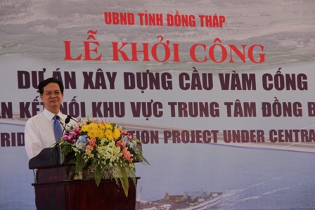 	Thủ tướng phát biểu chỉ đạo và phát lệnh khởi công dự án.