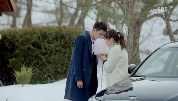 Những "nụ hôn đồ ăn" nổi tiếng trong phim Hàn 4