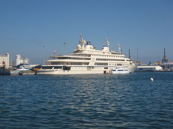 
	Du thuyền Al Said dài 155 m (2008) của Quốc vương Oman.
