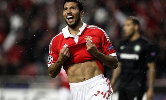 
	Benfica đã đồng ý bán Ezequiel Garay cho Man Utd với giá 20 triệu euro
