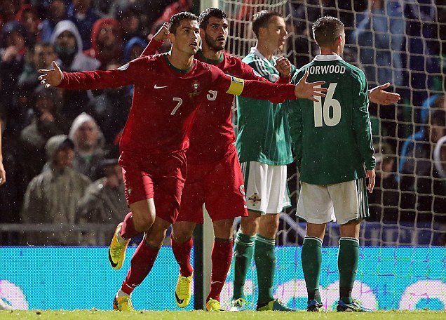 Tam sư đại thắng Moldova; CR7 “phát điên” trên đất Bắc Ireland