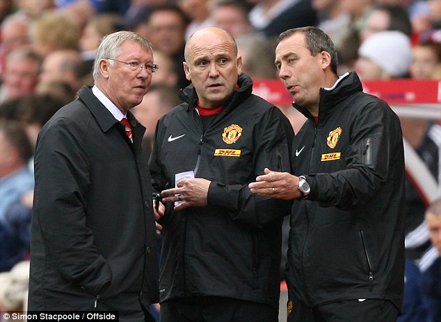  	Trong 5 năm cuối tại Man United, Sir Alex Ferguson phải lắng nghe các trợ lý rất nhiều về chuyên môn