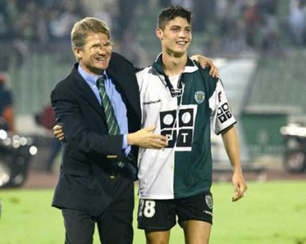 
	Mái đầu đơn giản khi còn là 1 cầu thủ trẻ tại Sporting Lisbon