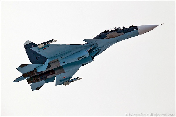 Mục kích cảnh lắp ráp siêu chiến đấu cơ Su-30SM