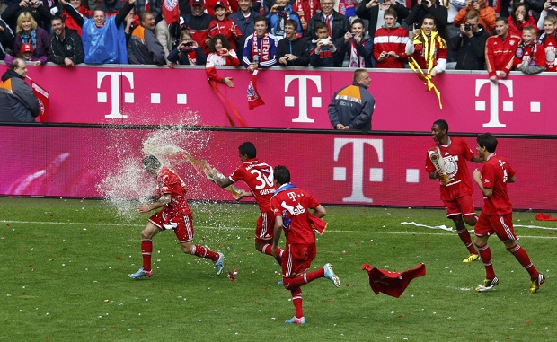 Chùm ảnh: Bayern Munich tưng bừng trong ngày lễ đăng quang