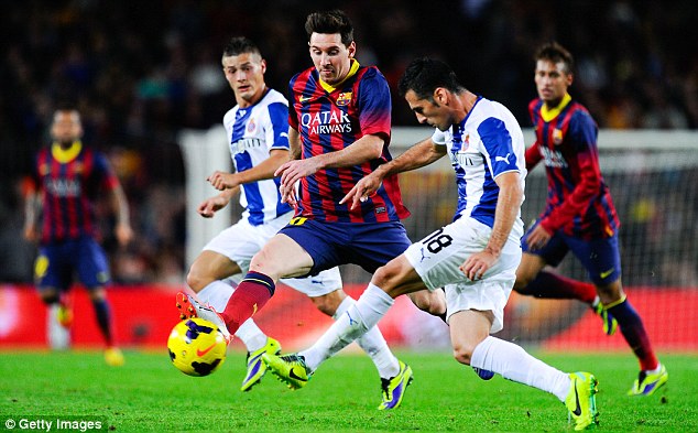  	Messi mất hút khiến hàng công Barca gặp khó