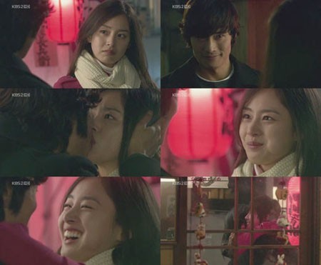 Những "nụ hôn đồ ăn" nổi tiếng trong phim Hàn 6