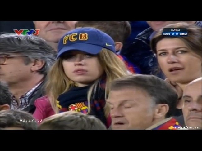 
	Messi và đồng đội đã làm cô gái này buồn