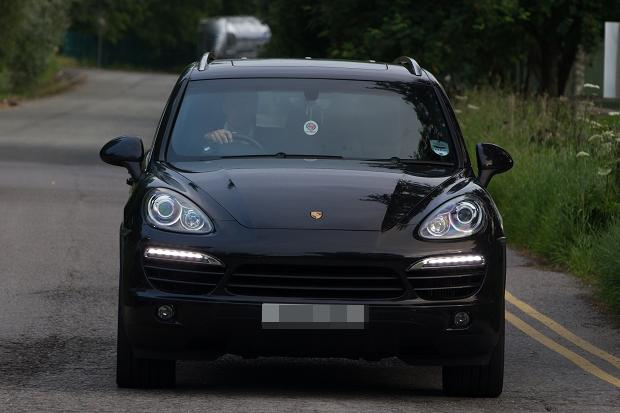 
	Phil Neville — Porsche Cayenne (86.895 bảng)