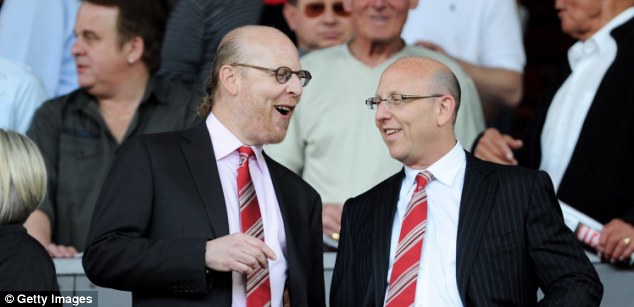 
	Các ông chủ Man United cam kết gắn bó với Old Trafford