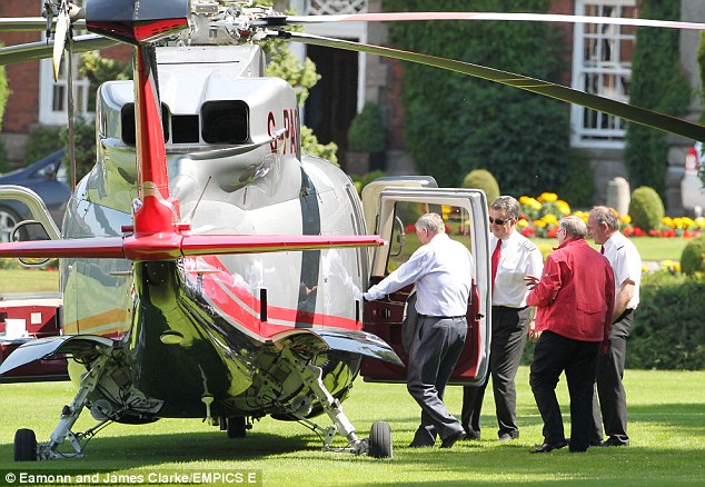 	Sir Alex đã lên trực thăng về Scotland du lịch và bỏ lỡ chiến thắng của Andy Murray