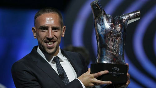  	Hồi tháng Tám vừa rồi, Ribery đã rất xứng đáng khi được bầu là Cầu thủ xuất sắc nhất châu Âu nhưng đáng tiếc những trận vòng loại WC và play-off đã làm giảm giá trị của anh