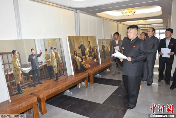 Ông Kim Jong-un đi xem hòa nhạc cùng nữ cảnh sát anh hùng