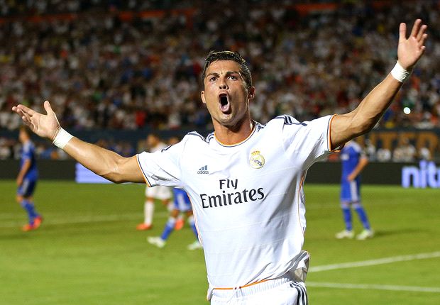 
	Ronaldo không quan tâm tới chuyện gia hạn HĐ với Real