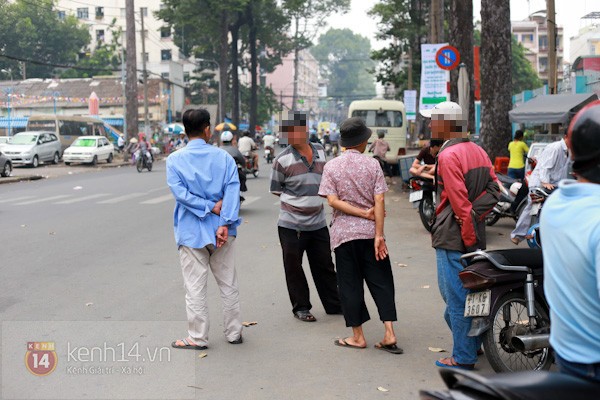 "Phe vé" xuất hiện trong ngày đầu bán vé xem U19 Việt Nam thi đấu 7