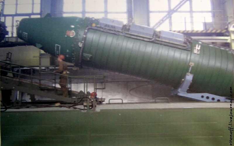 Tên lửa đạn đạo xuyên lục địa RT-23 Molodets trang bị trên các đoàn tàu này có tầm bắn tối đa 11000km, mang theo 10 đầu đạn hạt nhân