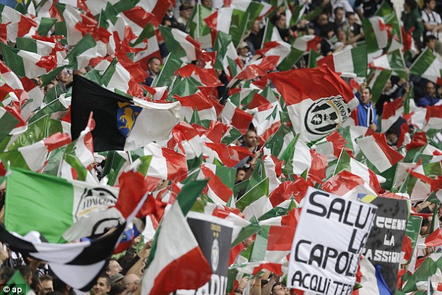 
	CĐV Juventus cuồng nhiệt trong ngày CLB con cưng đăng quang