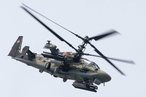 Trực thăng tấn công Ka-52 Hokum-B. Nó có thể phá hủy các loại xe bọc thép cũng như tiêu diệt binh sĩ và các mục tiêu trên không của đối phương.