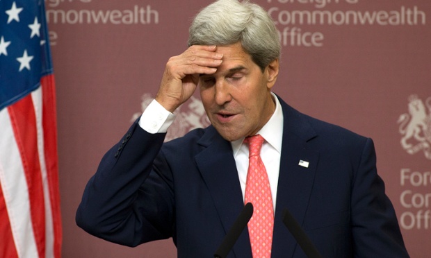 Ngoại trường Mỹ John Kerry tham dự một cuộc họp báo trong chuyến thăm tới London, Anh.