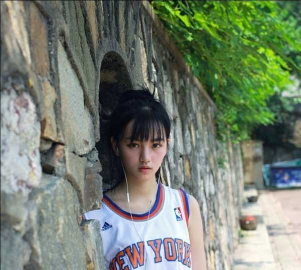 “Hot girl bóng rổ” Trung Quốc đẹp dịu dàng trong trang phục truyền thống 9