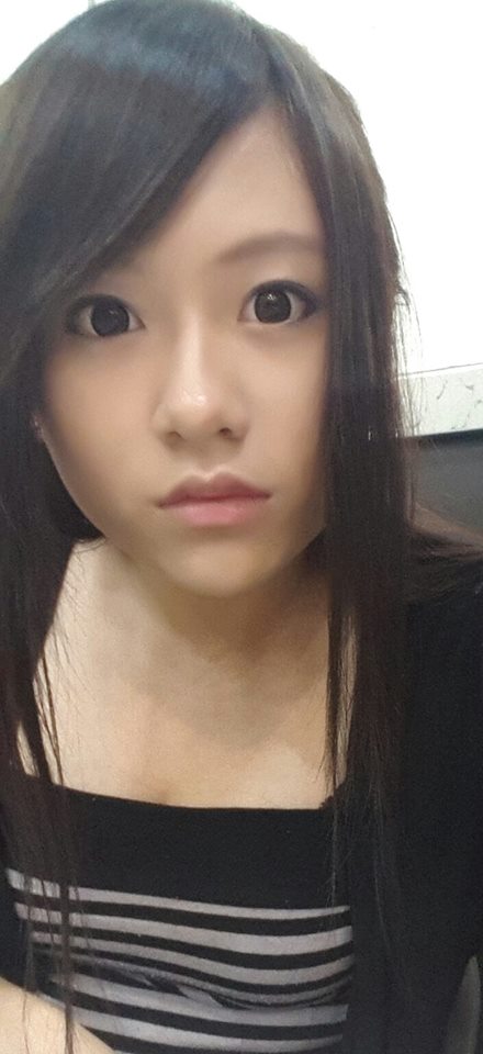 Hình ảnh đời thực của 3 cô gái Hàn Quốc có khuôn mặt thay đổi kinh ngạc theo góc nhìn
